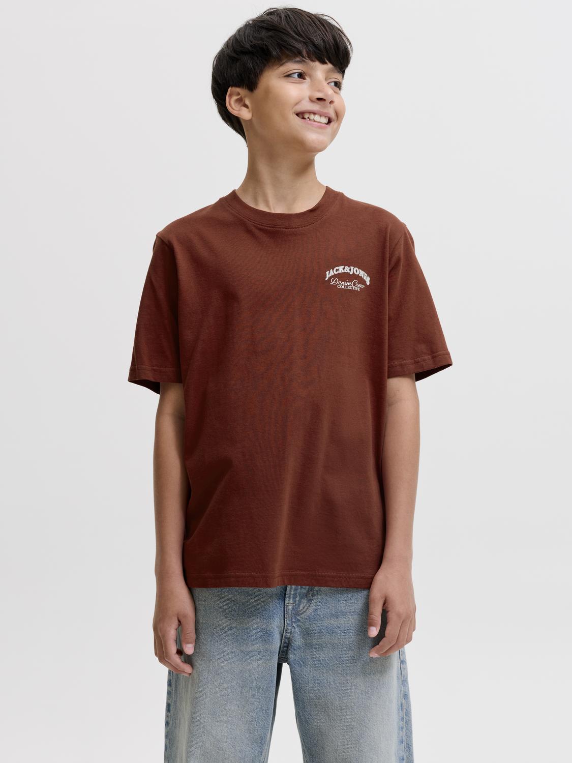 model_shot-front